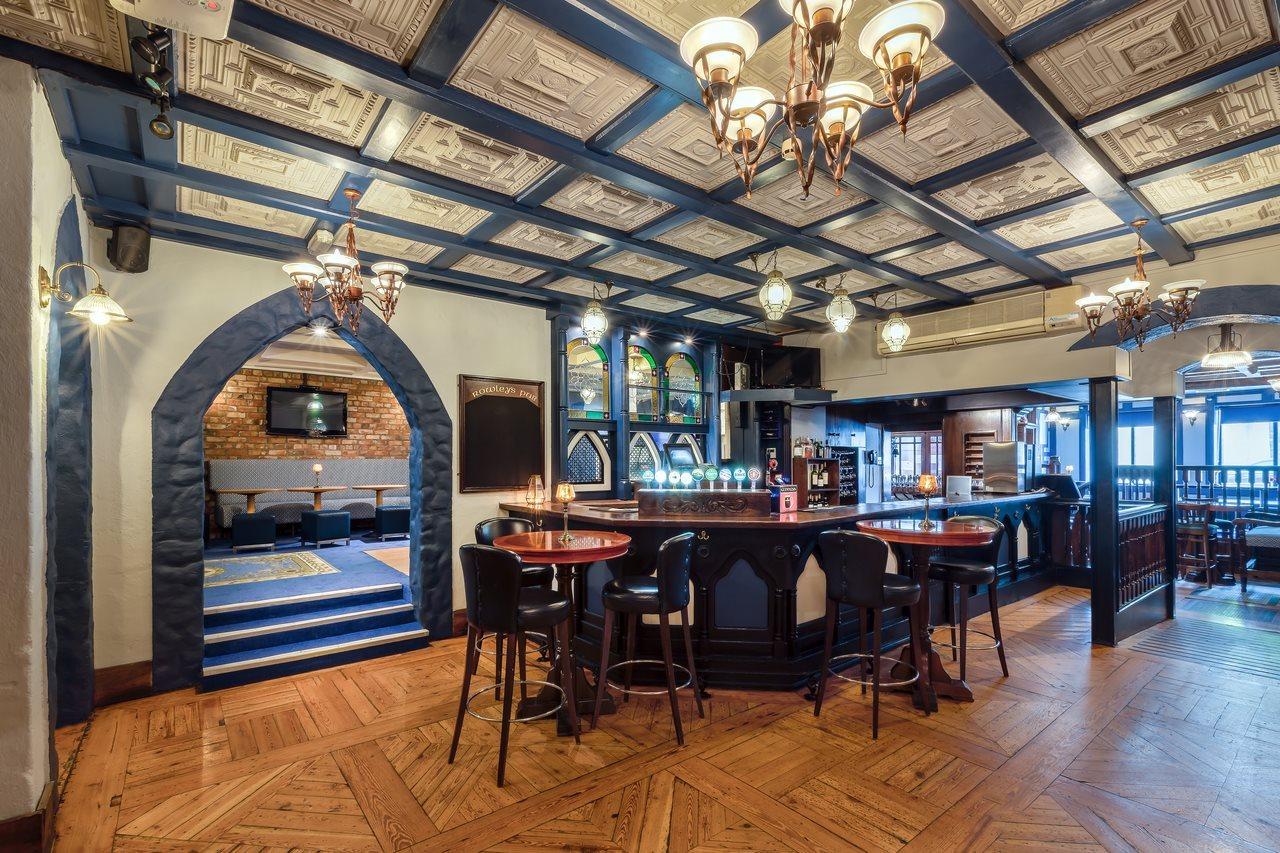 The Newgrange Hotel นาวัน ภายนอก รูปภาพ