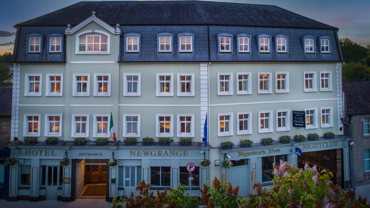 The Newgrange Hotel นาวัน ภายนอก รูปภาพ