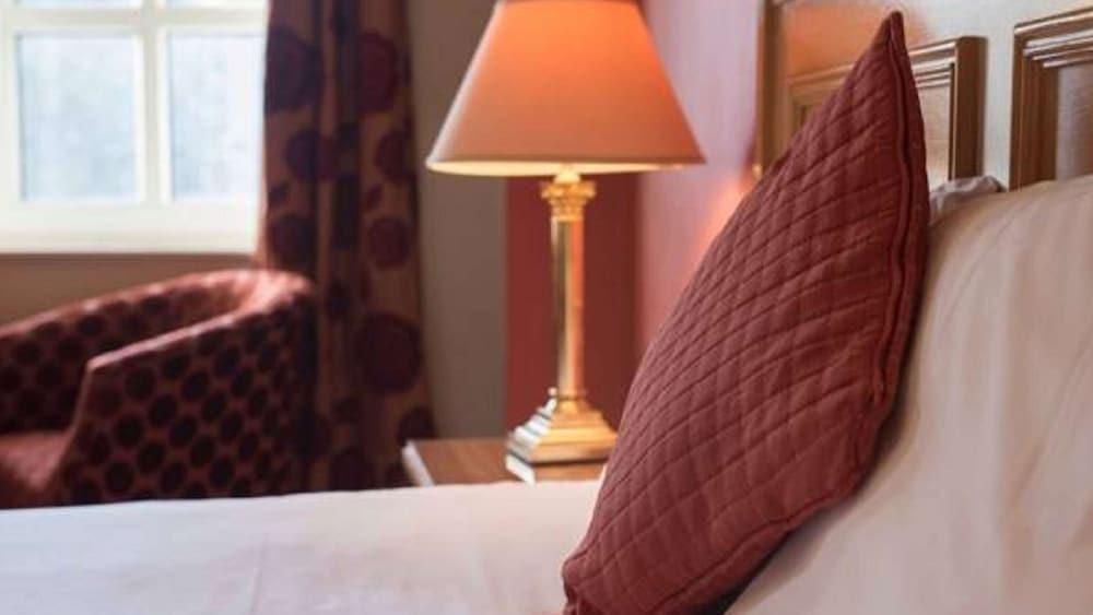 The Newgrange Hotel นาวัน ภายนอก รูปภาพ